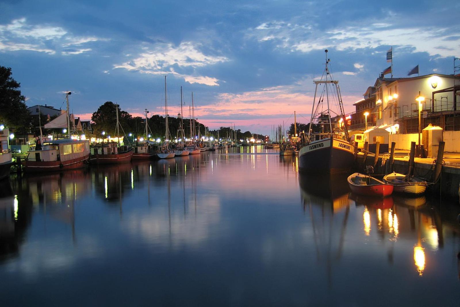 Lotsenhaus/Ostseewelle Rostock Kültér fotó